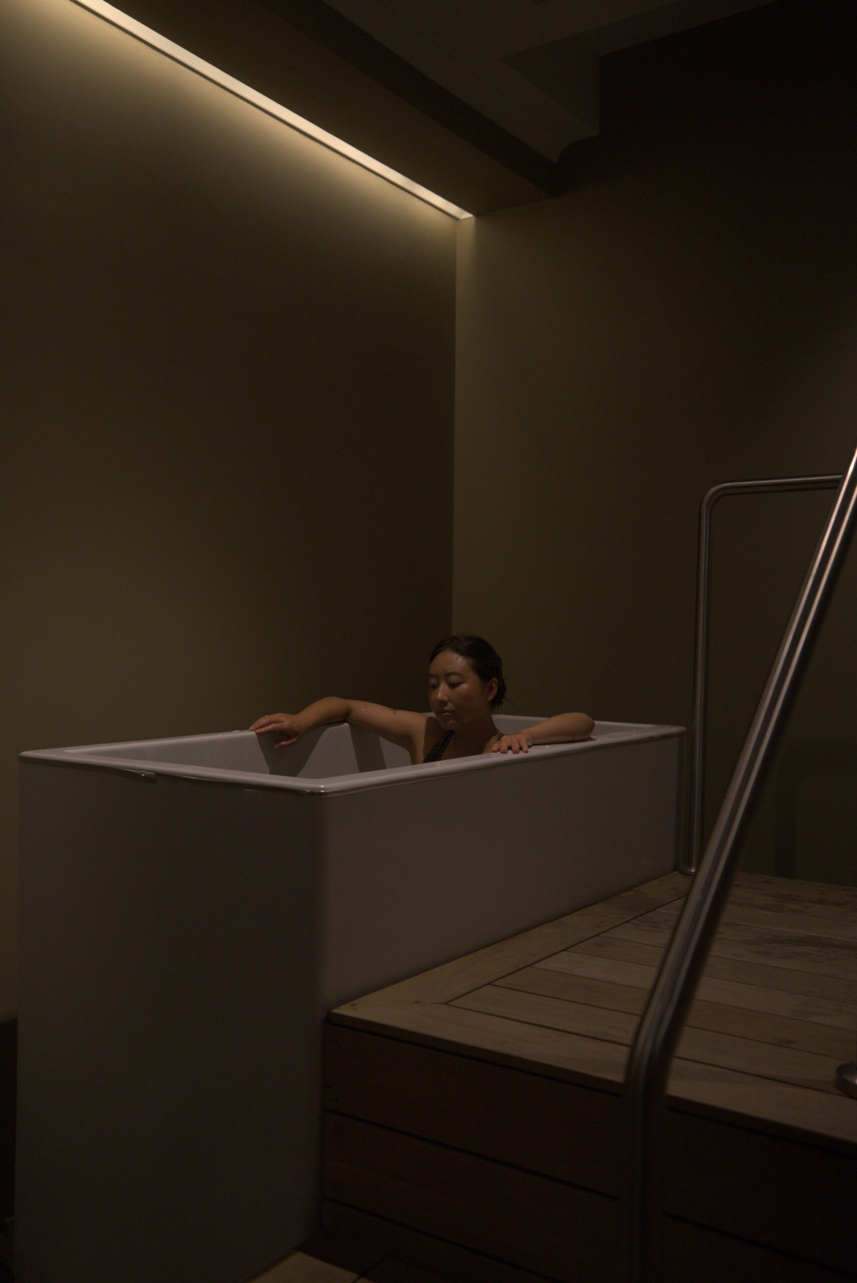 Hot and cold plunge hydrotherapy pools at Be Well Hawthorn
